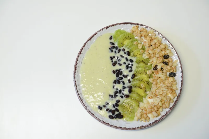 Does It Matter If You Eat From a Bowl? The Unexpected Science of How Your Vessel Shapes Digestion